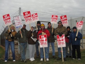 Workers Vote to End Manitowoc Strike